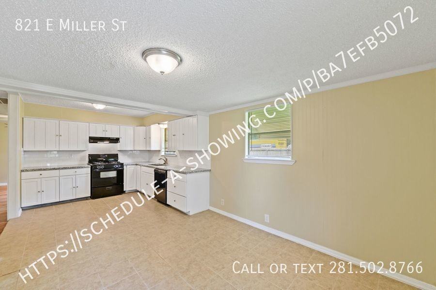 821 E Miller St - Photo 4 of 17