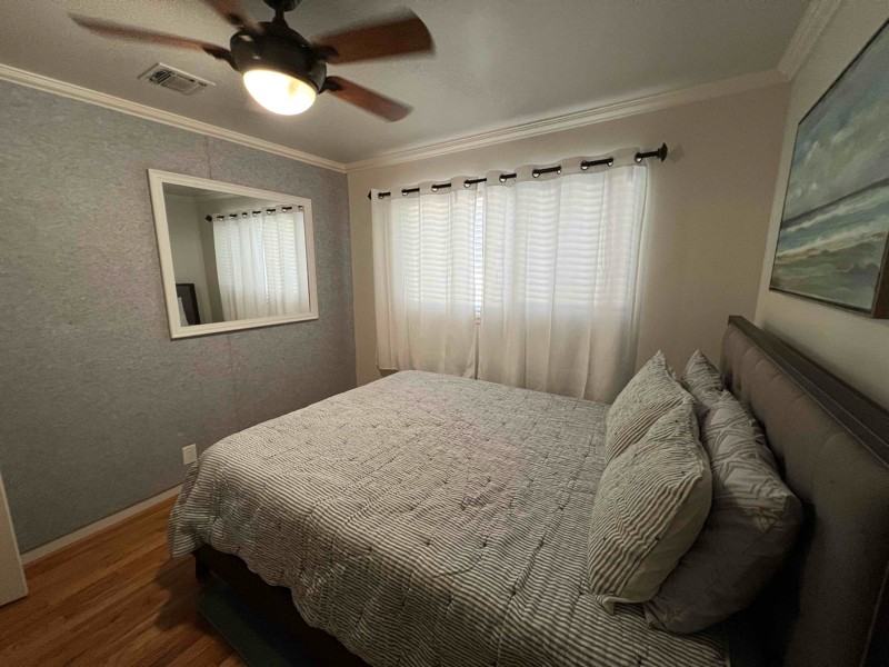 5001 Whitney Avenue - Photo 4 of 11