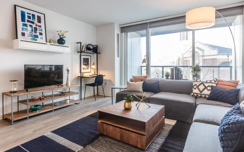 2357 N Lincoln Ave - Photo 4 of 9