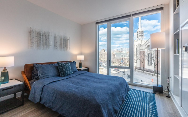 2357 N Lincoln Ave - Photo 5 of 9