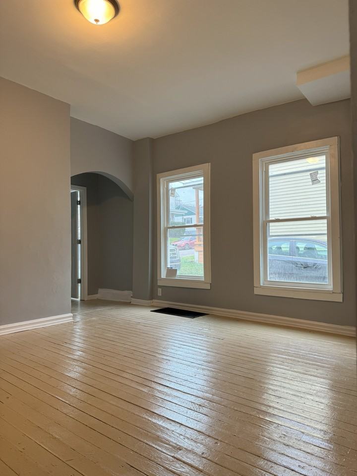 1223 Drott Ave #NA - Photo 2 of 20