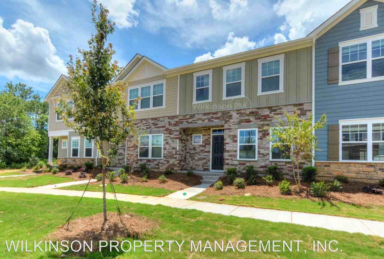 706 Sagecroft Ln - Photo 2 of 32