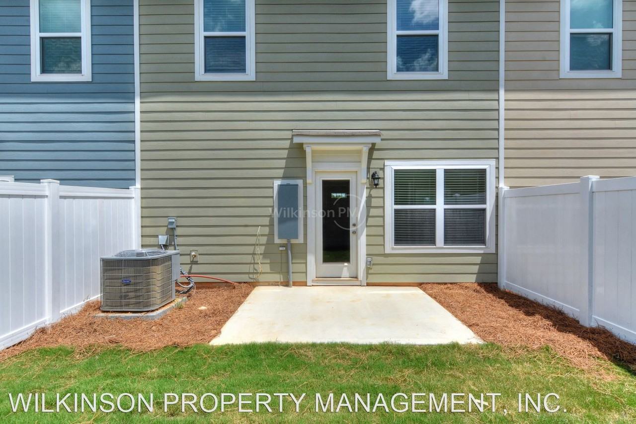 706 Sagecroft Ln - Photo 3 of 32