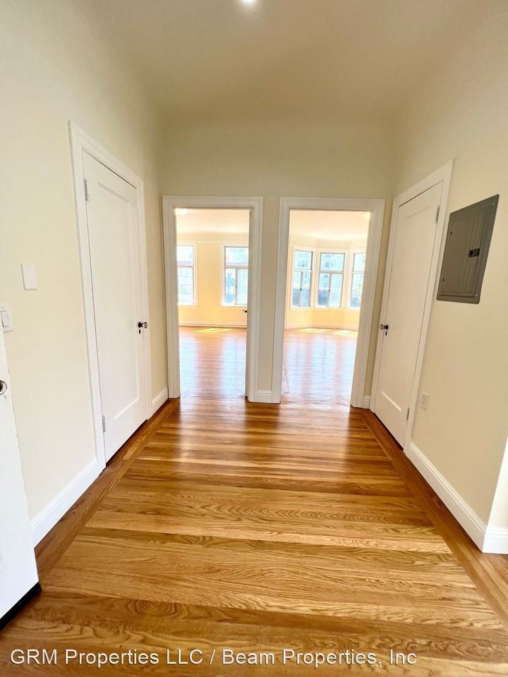2645 Van Ness Avenue - Photo 2 of 17