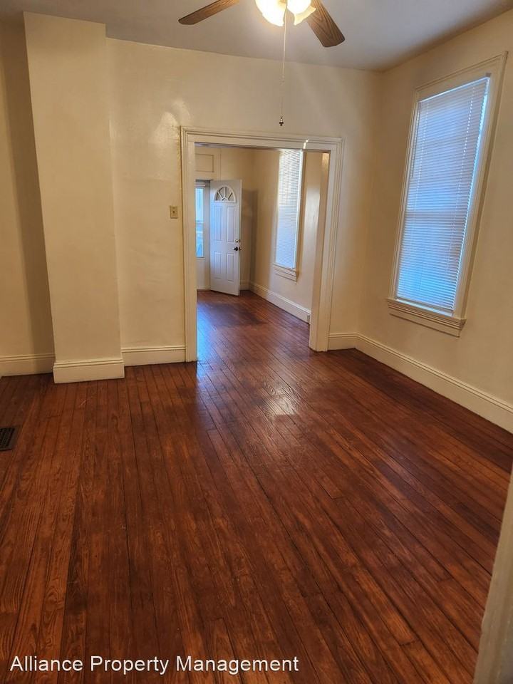 711 Putnam St - Photo 2 of 8