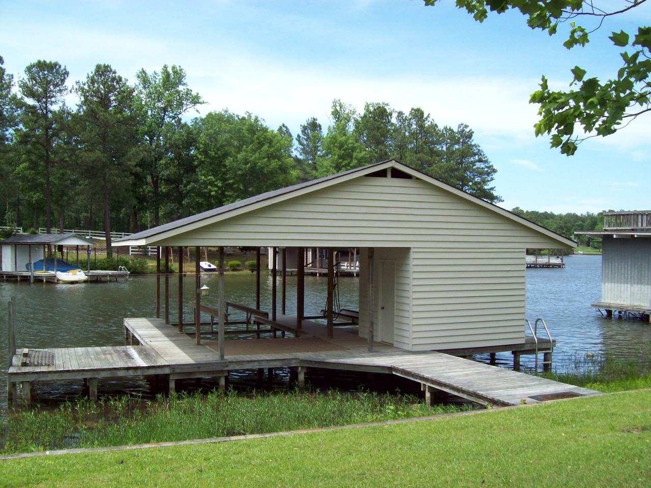 205 Hummingbird Ln - Photo 3 of 12