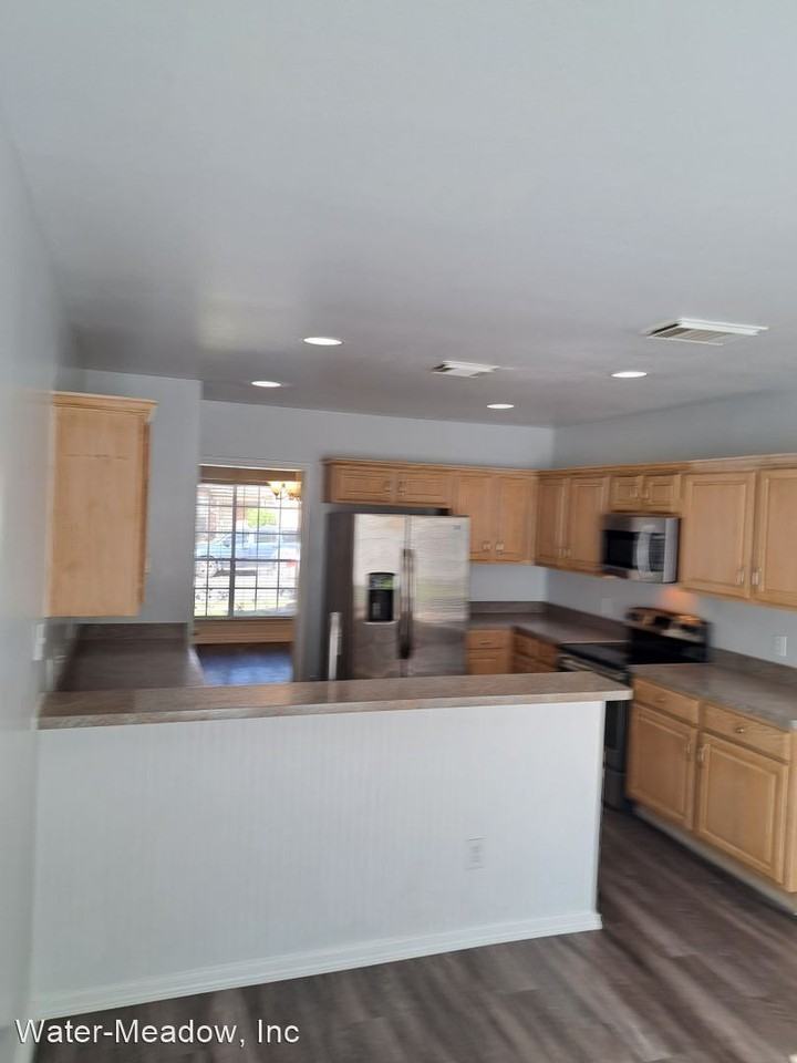 6506 Rambling Trail Dr - Photo 2 of 9