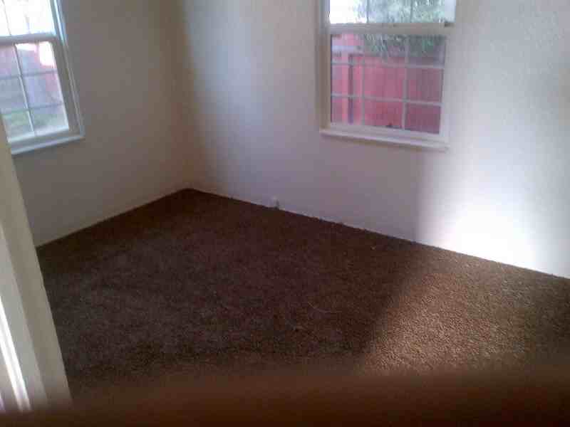 1725 8th St - Photo 3 of 6