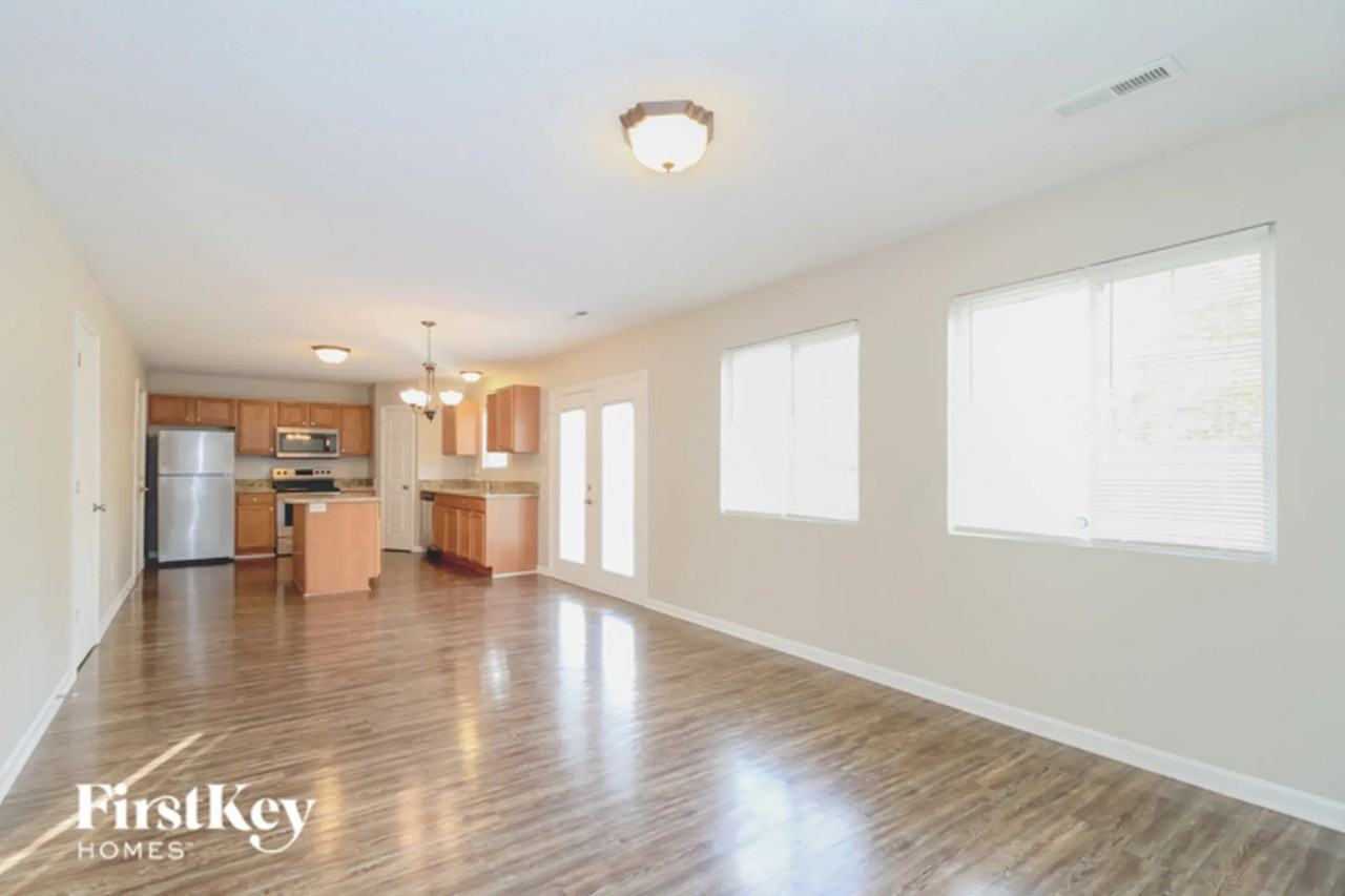 5704 Fisherman Dr - Photo 3 of 14