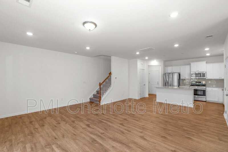 2831 Aubrey St - Photo 4 of 14
