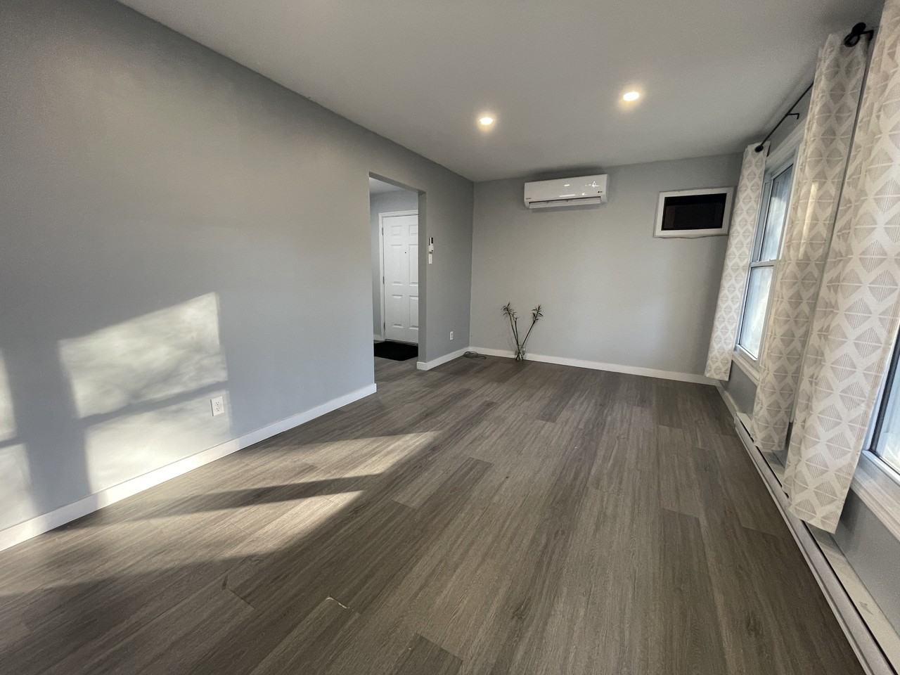 1369 Cottage Pl - Photo 3 of 36