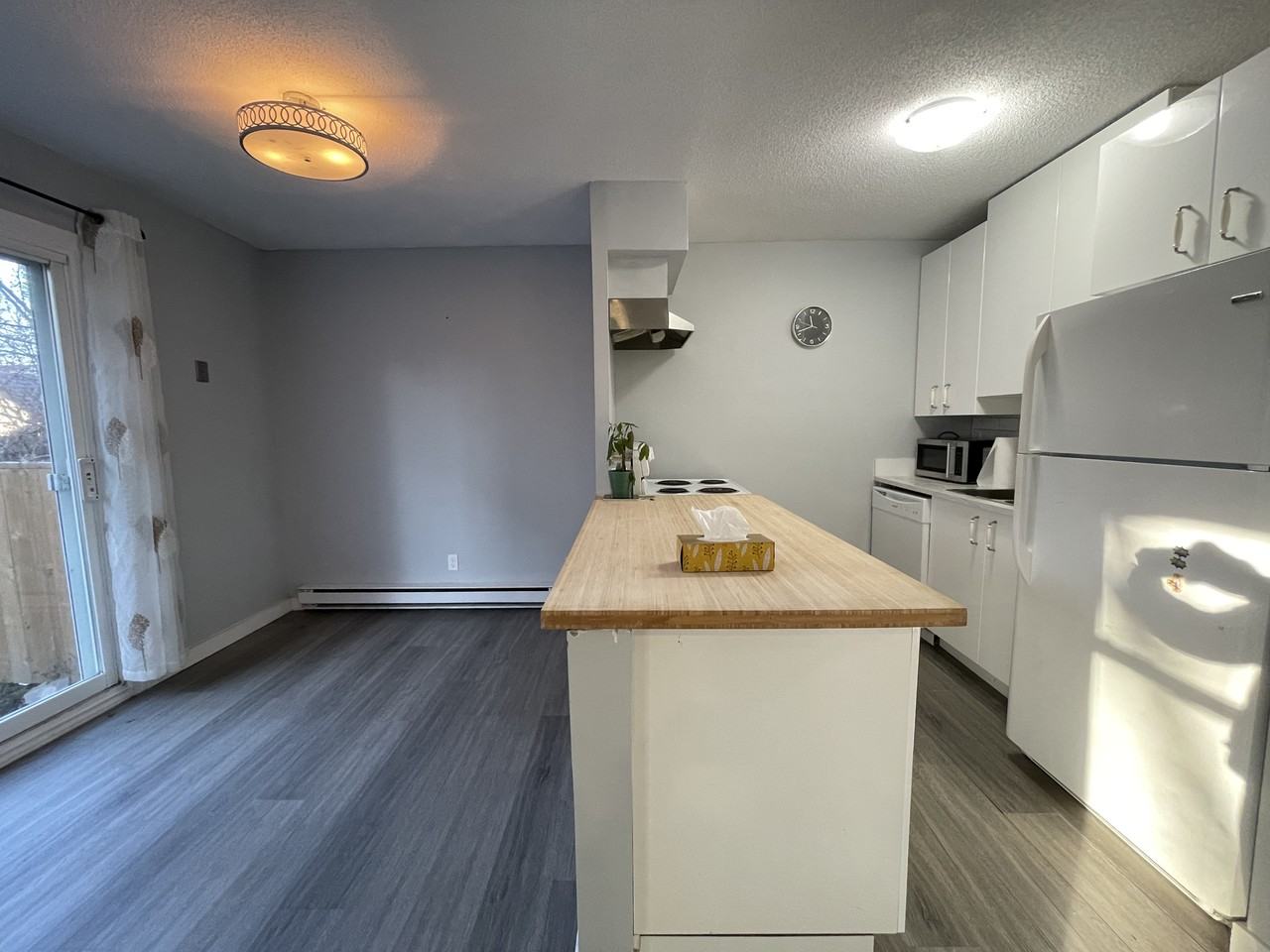 1369 Cottage Pl - Photo 4 of 36
