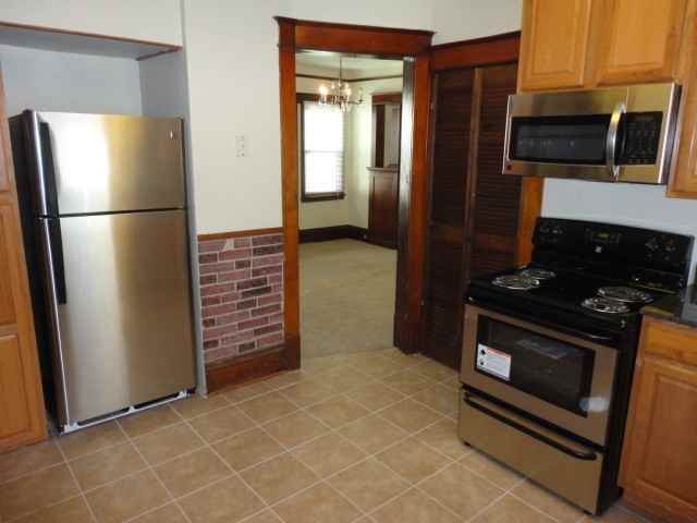 1020 Wilson Ave - Photo 3 of 17