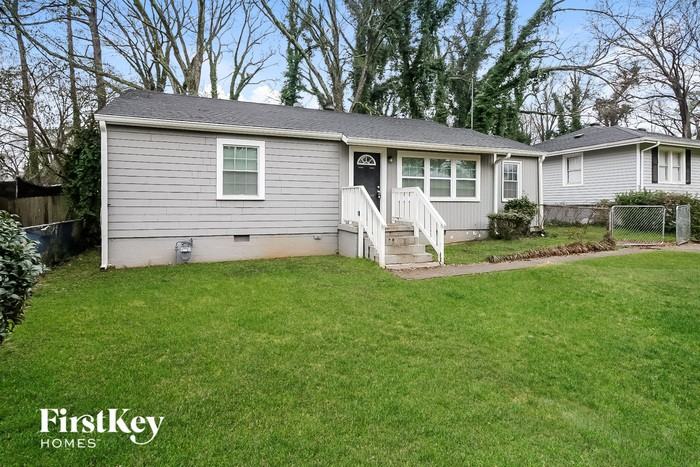 2159 Burroughs Ave Se - Photo 2 of 15