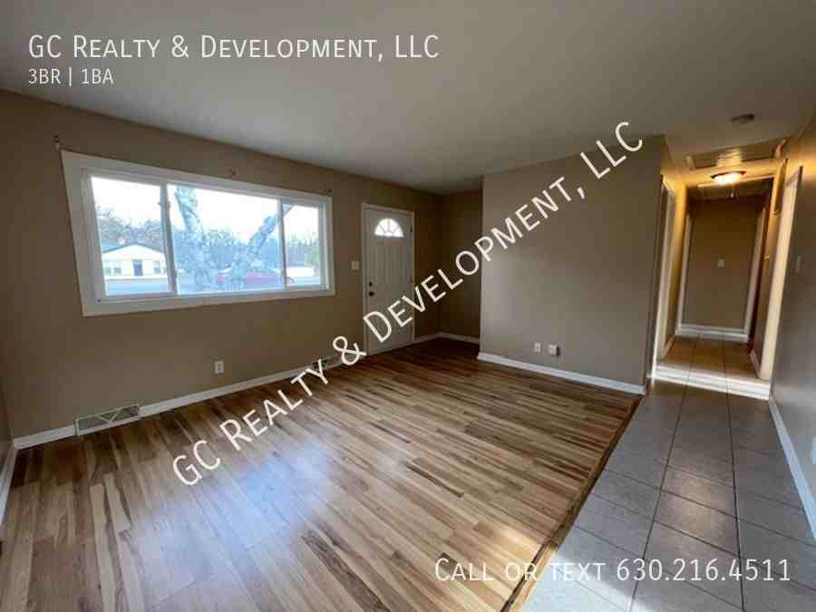 1301 W Algonquin Rd - Photo 3 of 25