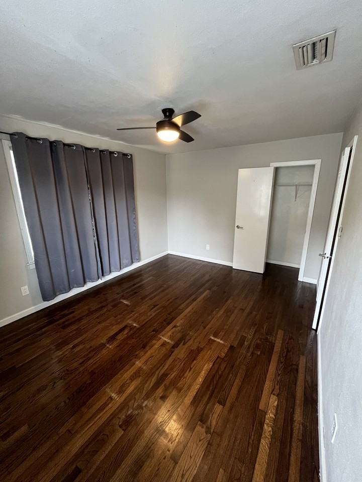 4078 Spring Park Cir #NA - Photo 2 of 9