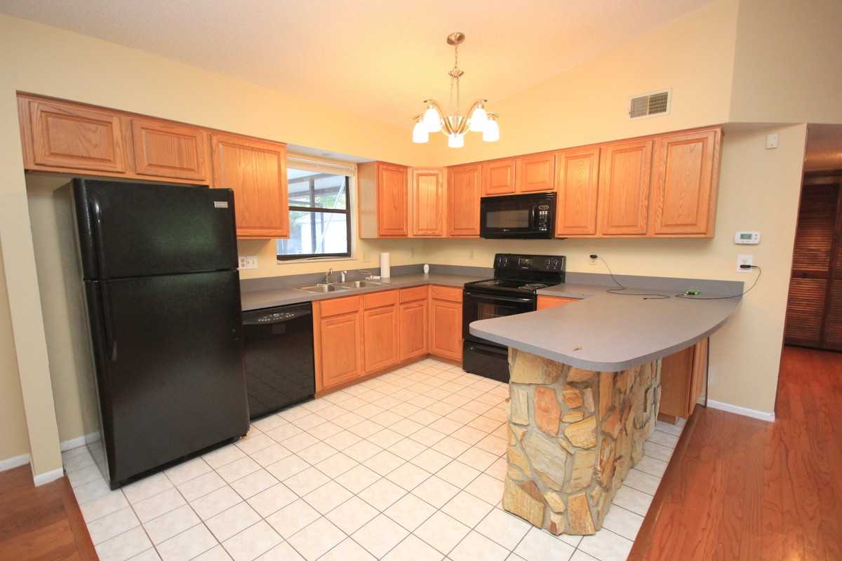 12435 Wildrose Ave - Photo 3 of 13