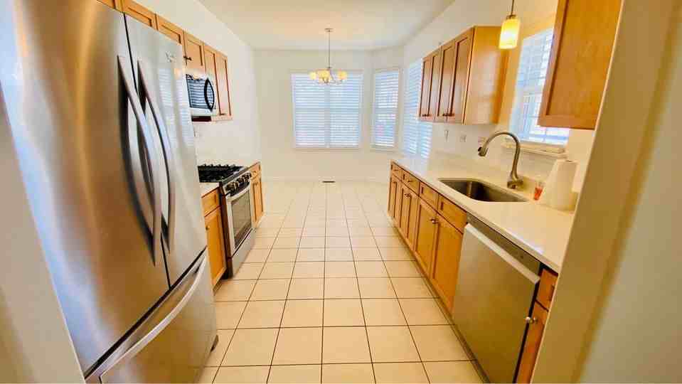 591 Bridle Ct - Photo 3 of 10