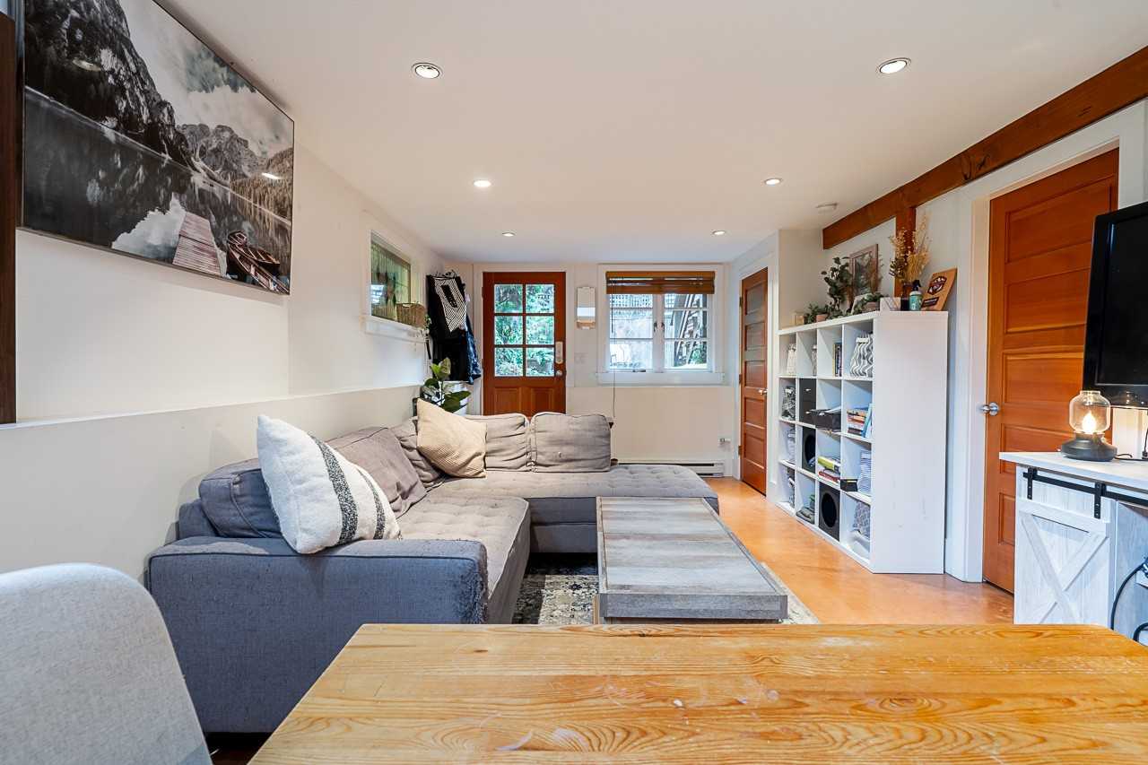 2532 Balaclava Street - Photo 7 of 18