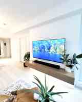 featured image of 2738 Library Lane