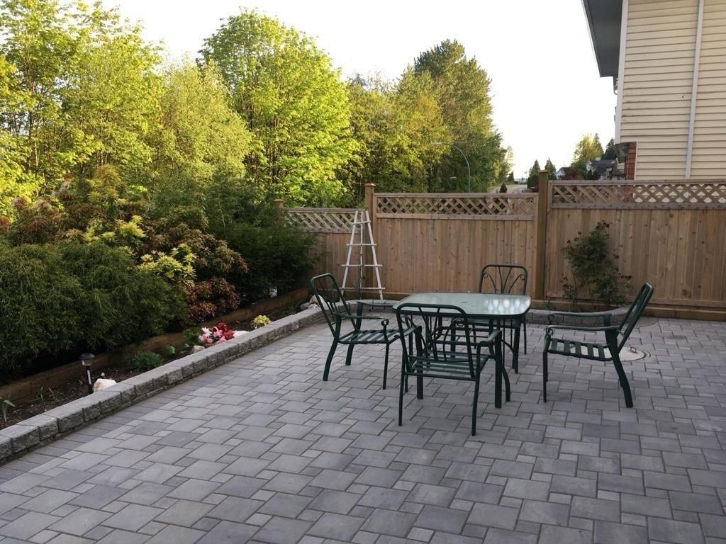 426 Riverview Crescent - Photo 2 of 13