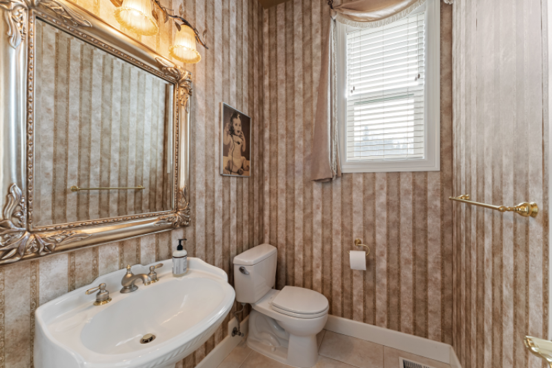 14112 Heathrow Ln - Photo 4 of 34