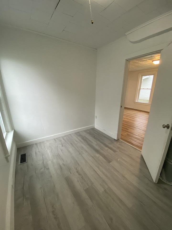 136 N Meadow St #A - Photo 5 of 10