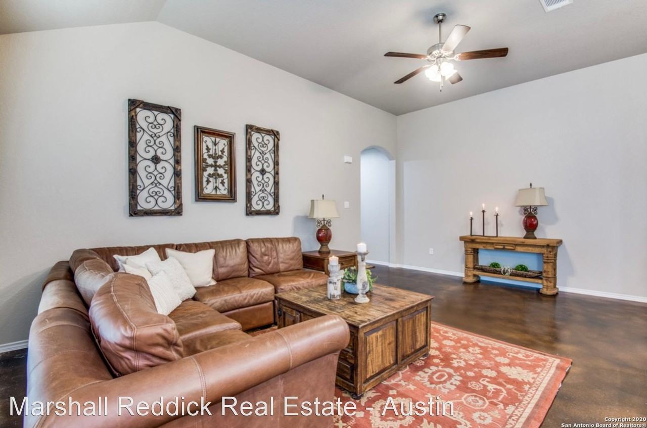 1109-1111 Burek Cross - Photo 3 of 21