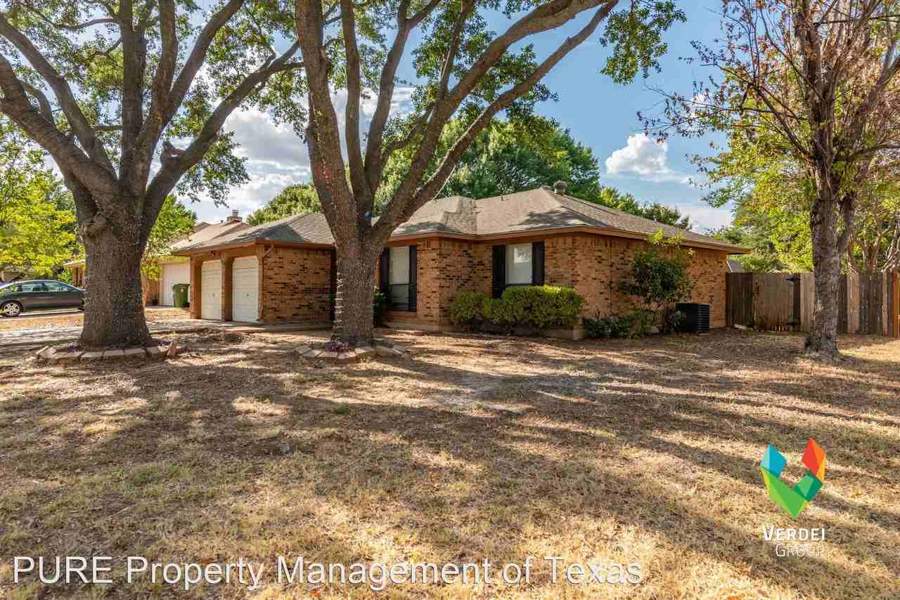 3501 Wentworth Dr - Photo 3 of 21