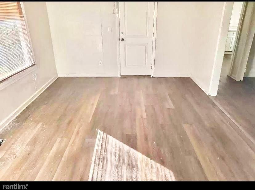 404 2nd St - Photo 3 of 10