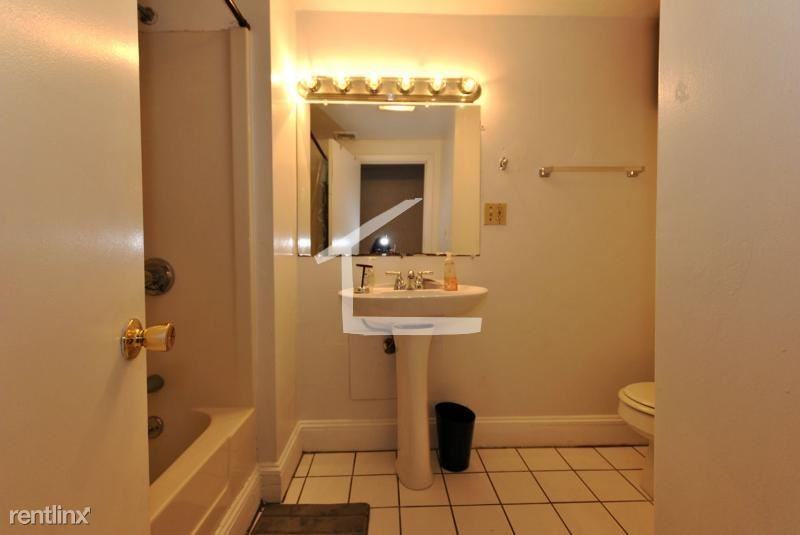 880 Huntington Ave - Photo 2 of 8