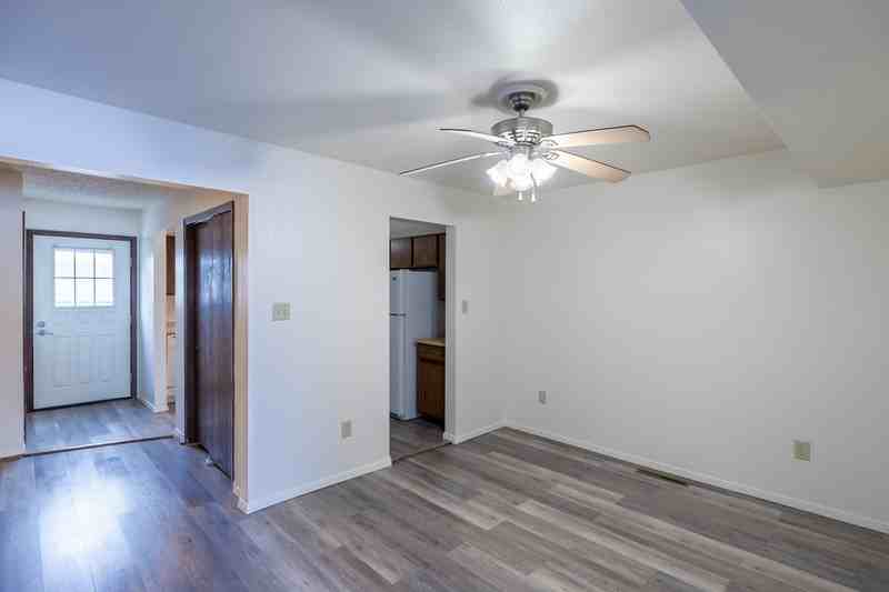 1205 Crook Ave - Photo 5 of 19