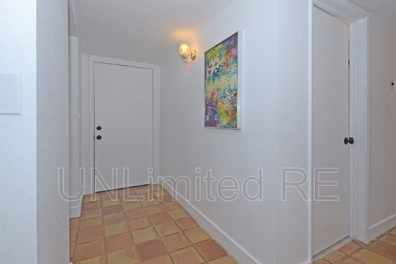 126 S 10th St - Photo 6 of 29