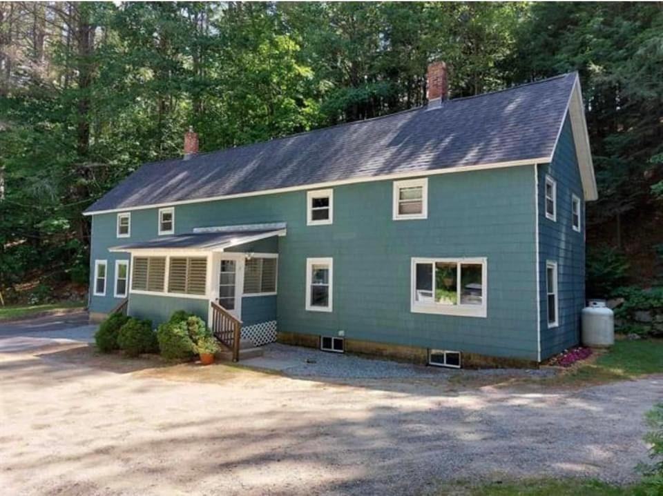 24 Cottage St 2, Marlborough, NH 03455 2 Bedroom Apartment for 1,400
