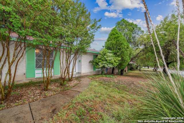 103 Brettonwood Dr - Photo 2 of 17