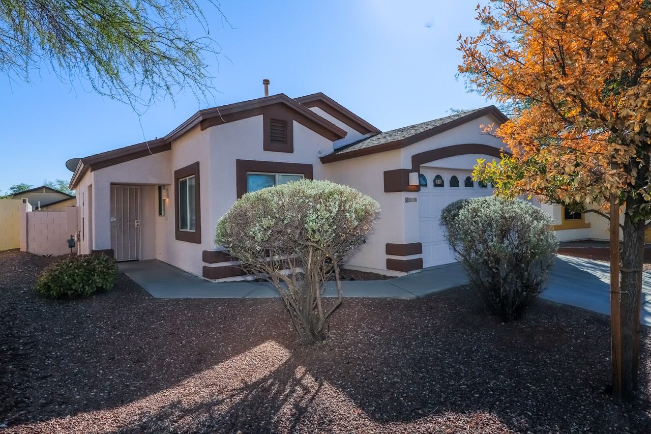 10166 E Desert Gorge Dr - Photo 2 of 26