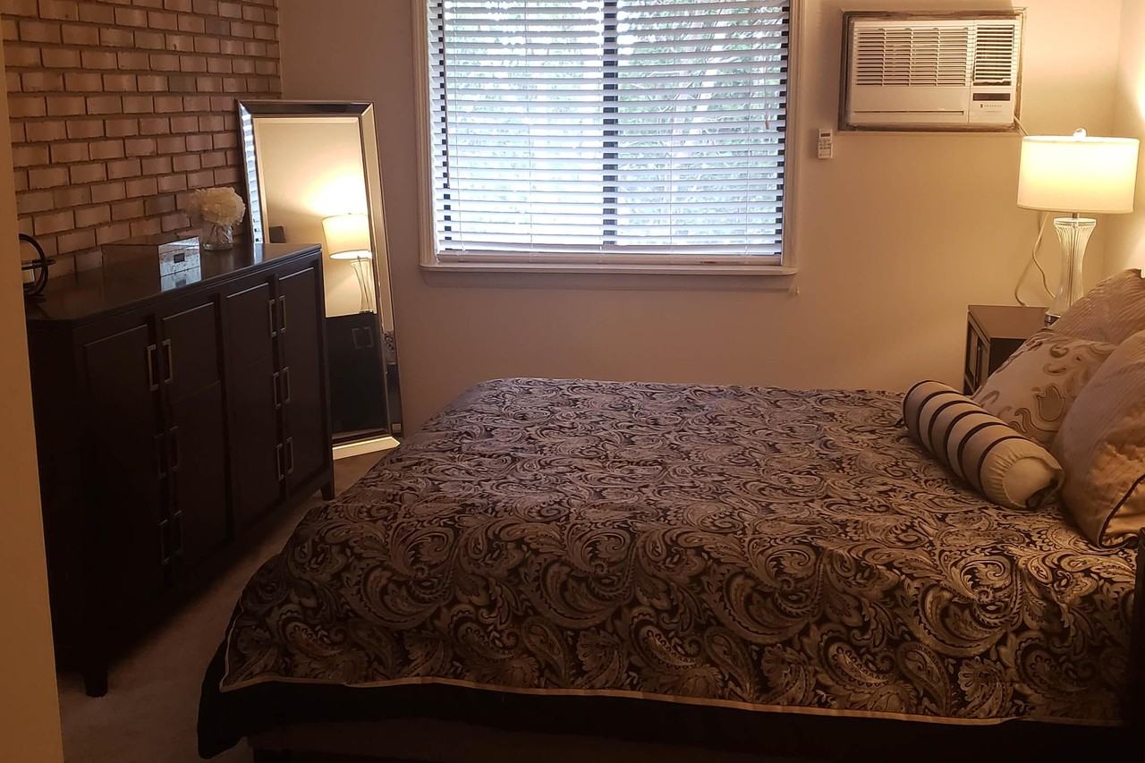 Saratoga Place - Photo 5 of 50