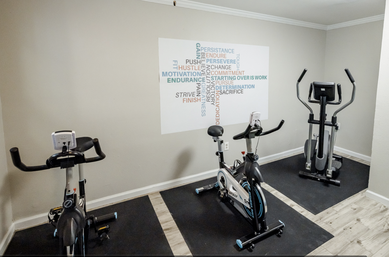 The Colony Uptown Apartments - Photo 5 of 50