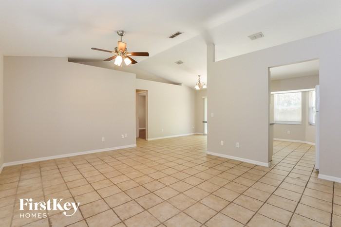 1391 W Blue Springs Ave - Photo 2 of 15