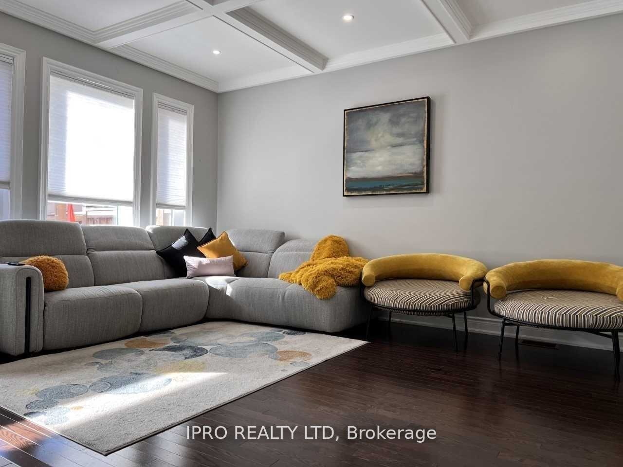 19 Cranbrook Crescent #None - Photo 2 of 6