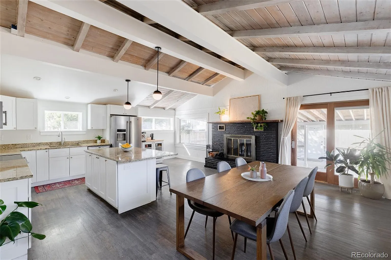 1595 S Bellaire St - Photo 2 of 9