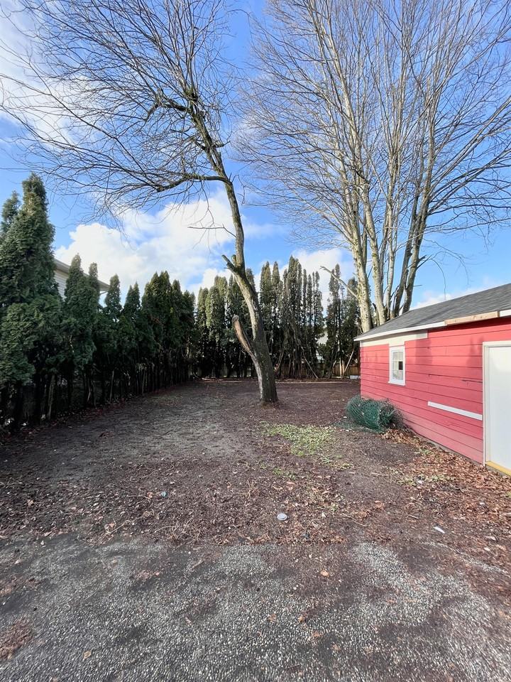 9237 Woodbine St #1 - Photo 3 of 5