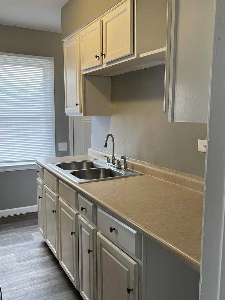3522 N Oxford St #3522 - Photo 6 of 18