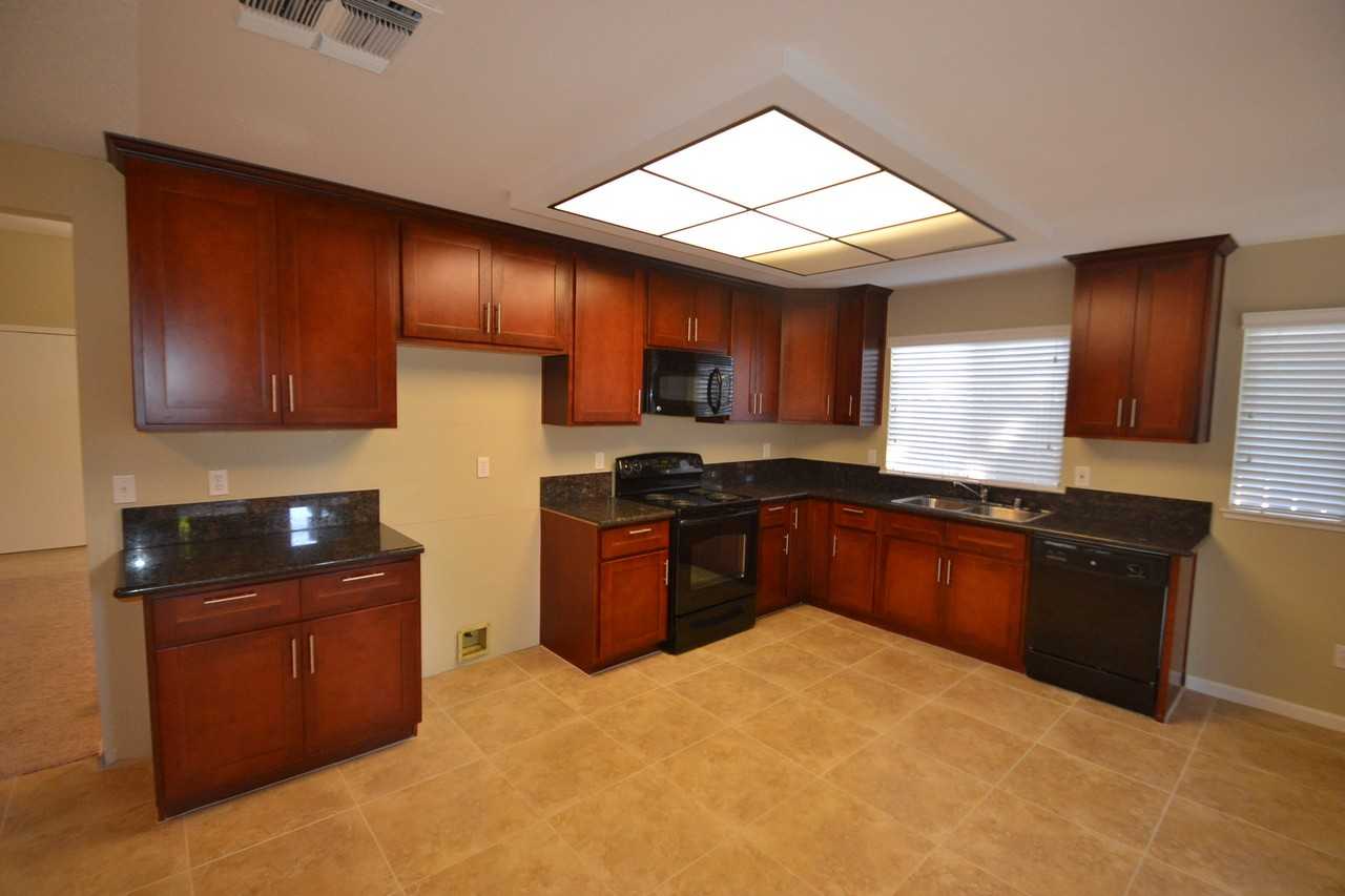 134 Cedro Cir - Photo 2 of 10