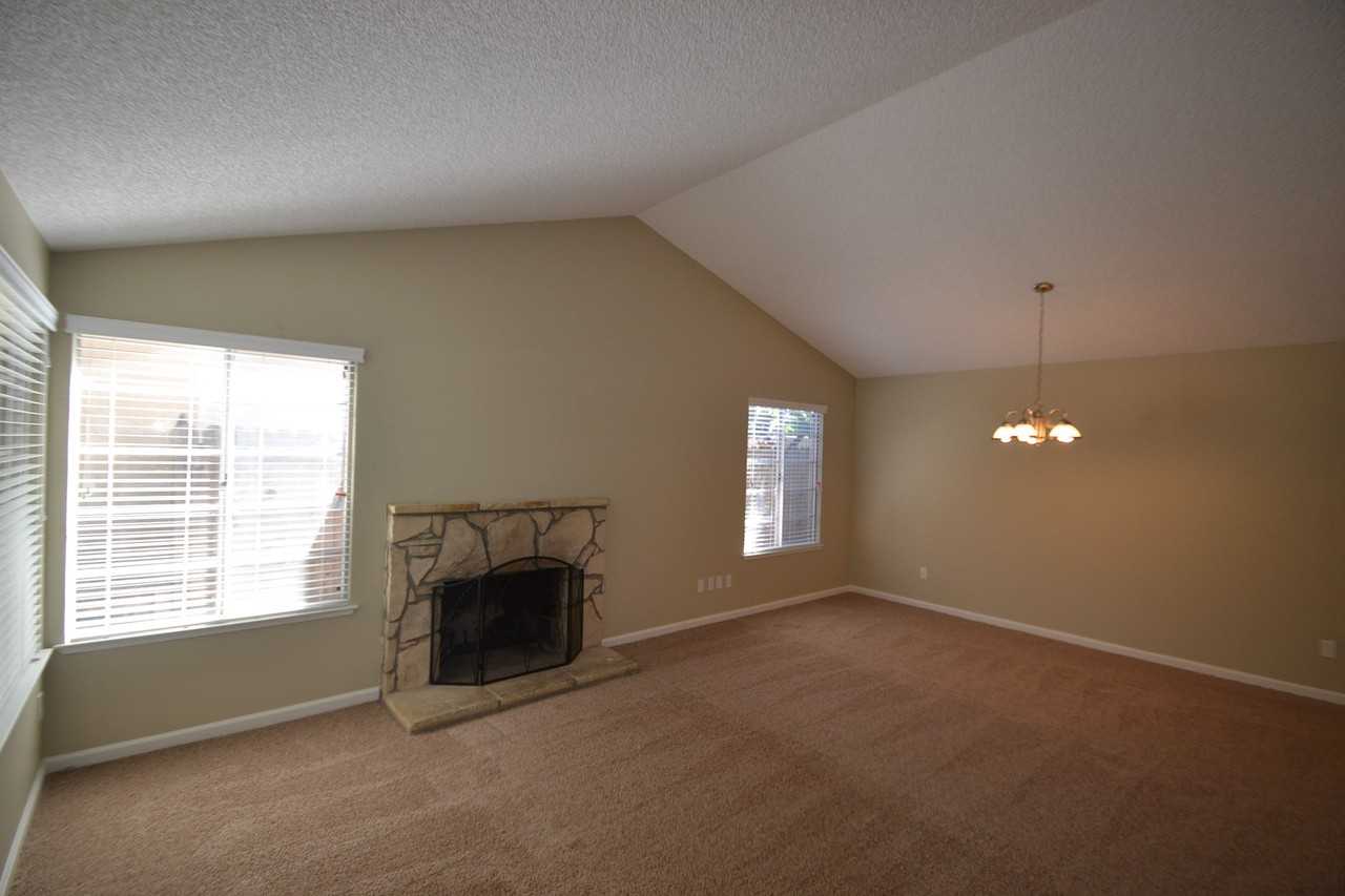 134 Cedro Cir - Photo 3 of 10