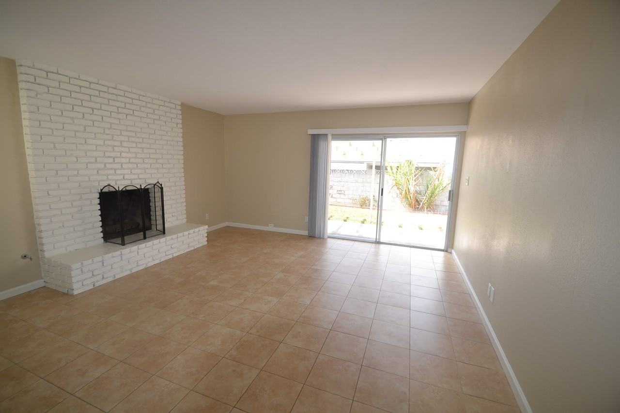 943 Ilena St - Photo 3 of 11