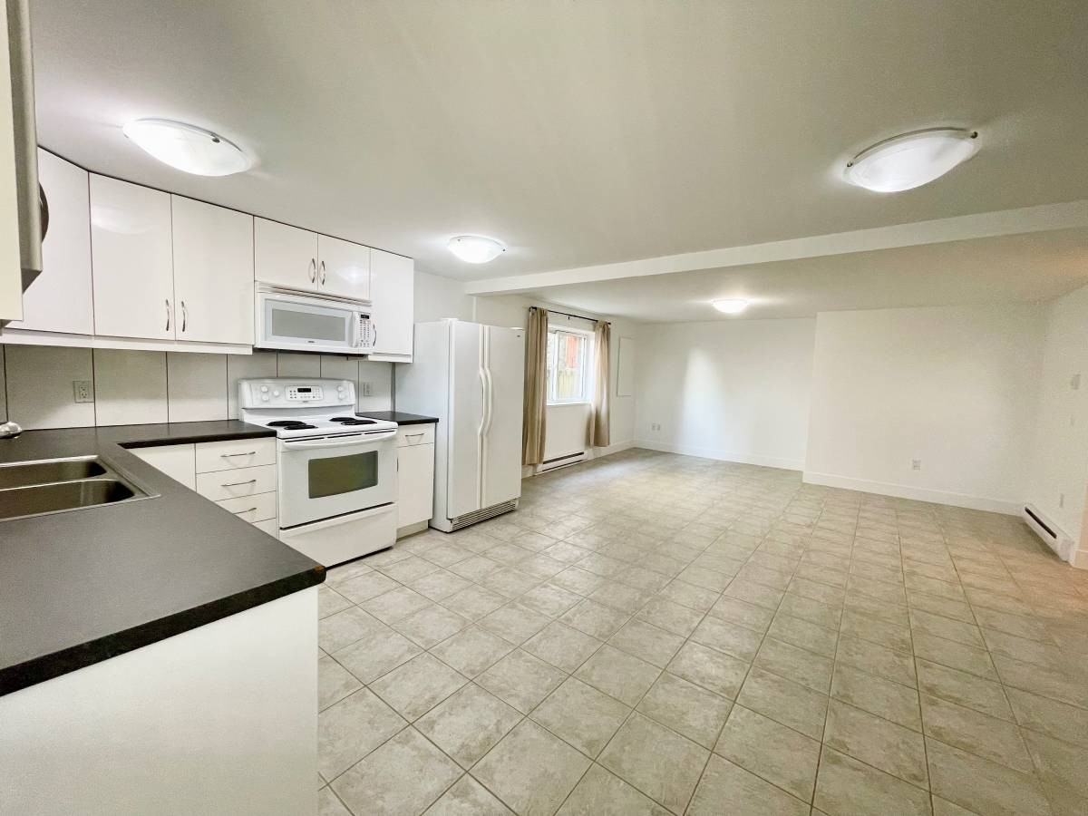 947 Calverhall Street - Photo 3 of 15