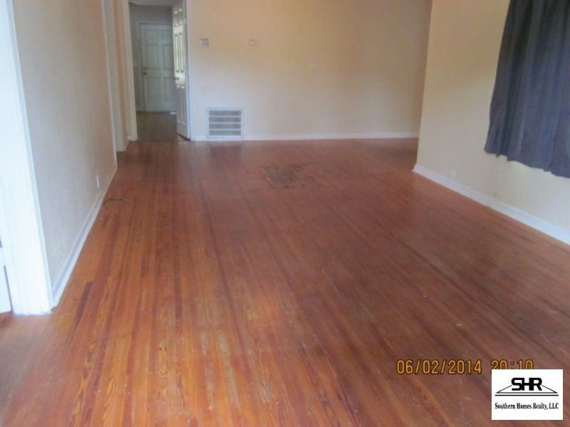 553 S 1st St - Photo 2 of 5