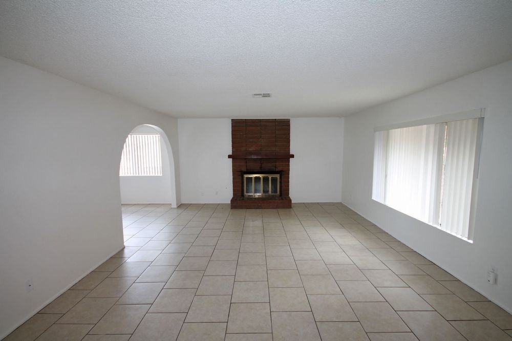 15178 Darnell Dr - Photo 2 of 12