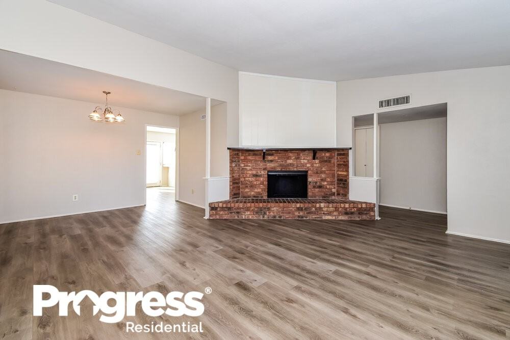 9206 Millwood Dr - Photo 3 of 16